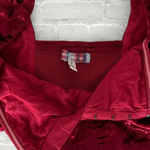 UO Peggy Velvet Puff Sleeve Bustier Top - Picture 5 of 6